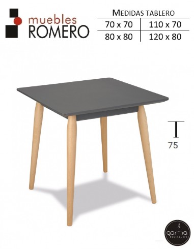 Mesa de madera de haya barnizada M3840 A de M. Romero